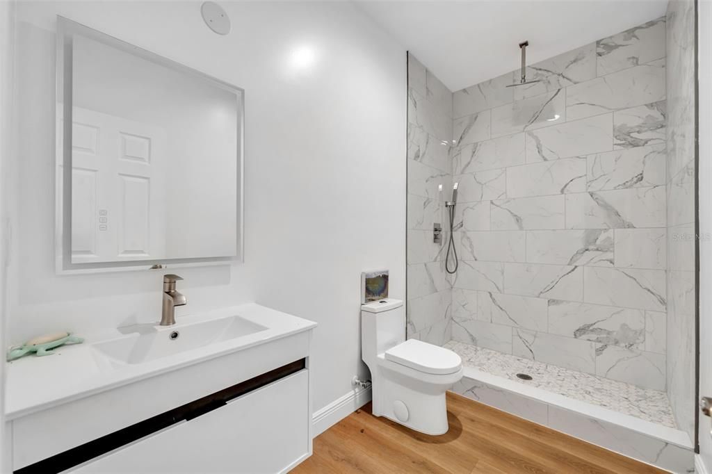 待售: $2,099,000 (6 贝兹, 4 浴室, 4446 平方英尺)