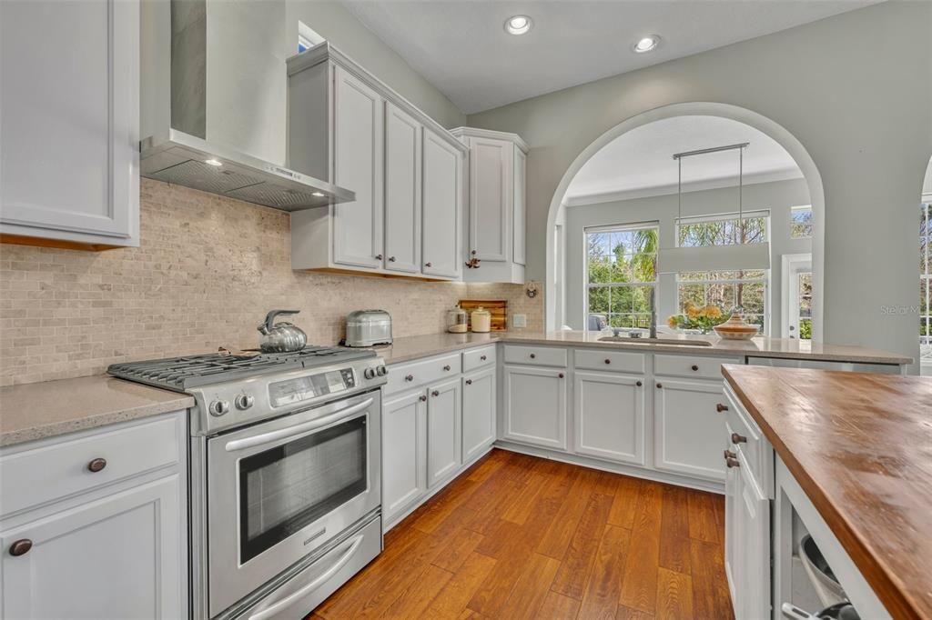 待售: $2,099,000 (6 贝兹, 4 浴室, 4446 平方英尺)