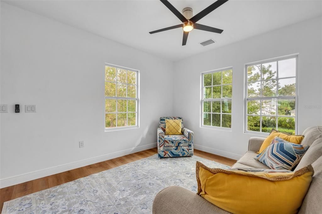 待售: $2,099,000 (6 贝兹, 4 浴室, 4446 平方英尺)