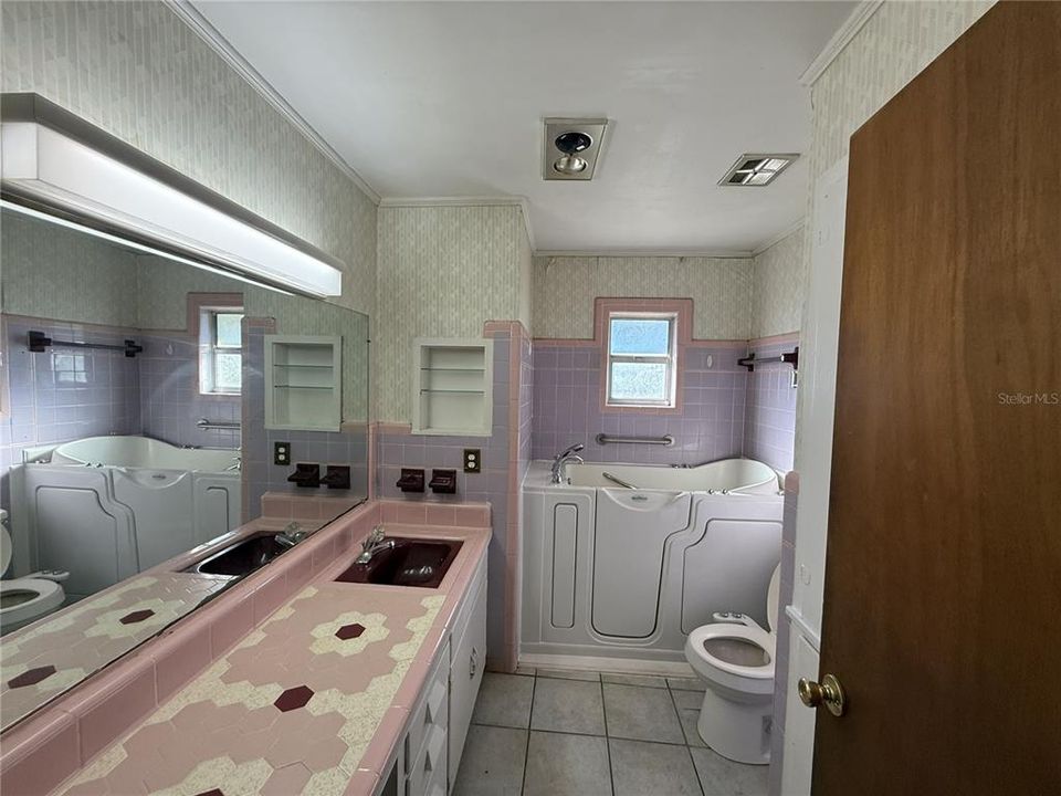 待售: $375,000 (3 贝兹, 3 浴室, 1918 平方英尺)