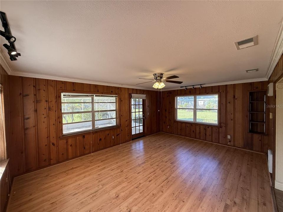 待售: $375,000 (3 贝兹, 3 浴室, 1918 平方英尺)