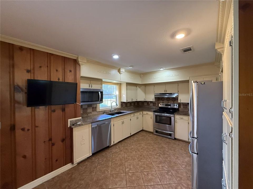 待售: $375,000 (3 贝兹, 3 浴室, 1918 平方英尺)