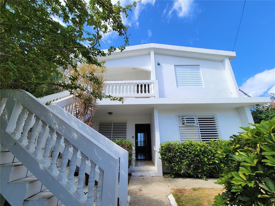 На продажу: $899,000 (5 спален, 4 ванн, 3000 Квадратных фут)