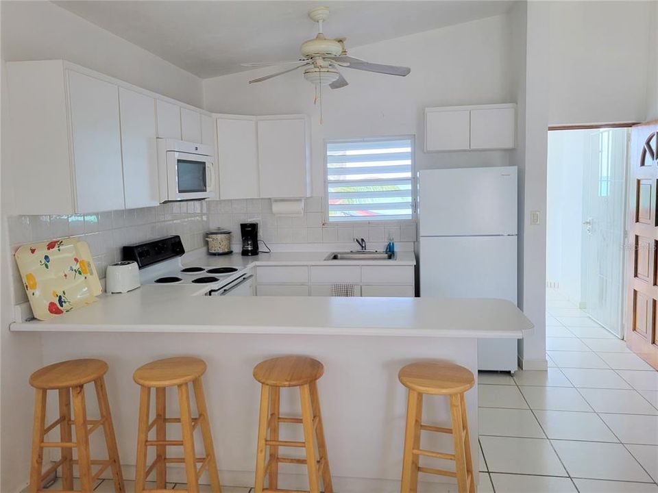 На продажу: $899,000 (5 спален, 4 ванн, 3000 Квадратных фут)