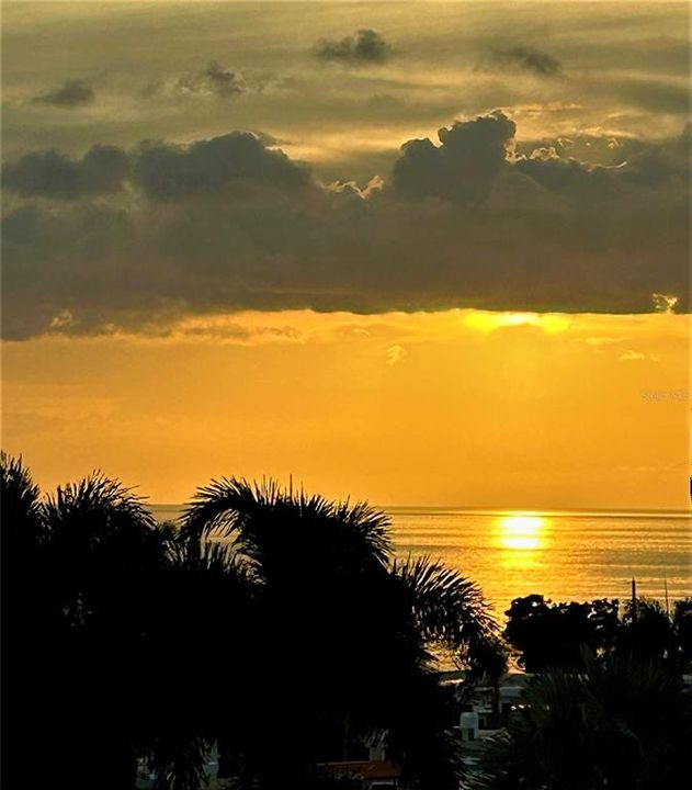 На продажу: $899,000 (5 спален, 4 ванн, 3000 Квадратных фут)