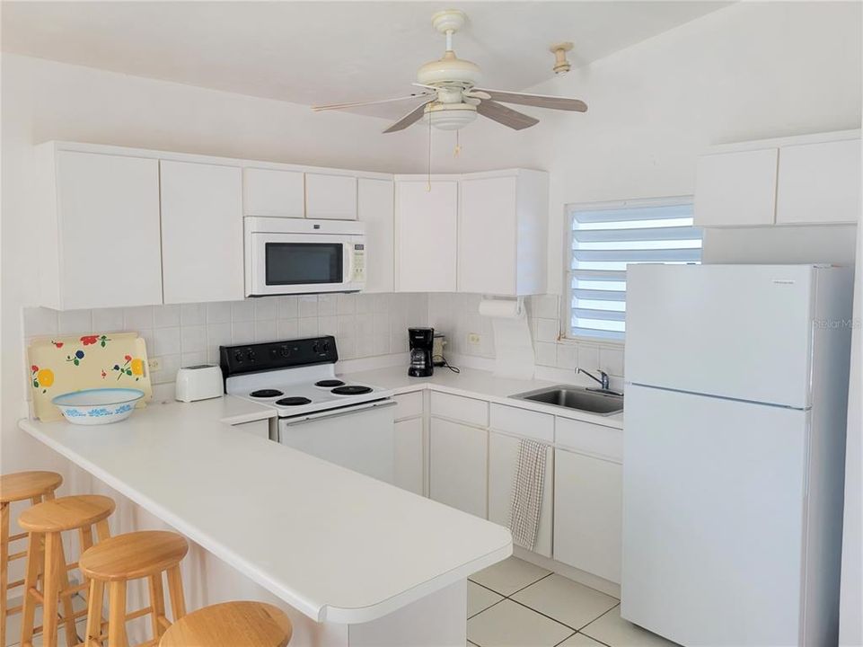 На продажу: $899,000 (5 спален, 4 ванн, 3000 Квадратных фут)