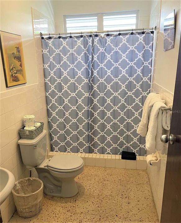 На продажу: $899,000 (5 спален, 4 ванн, 3000 Квадратных фут)