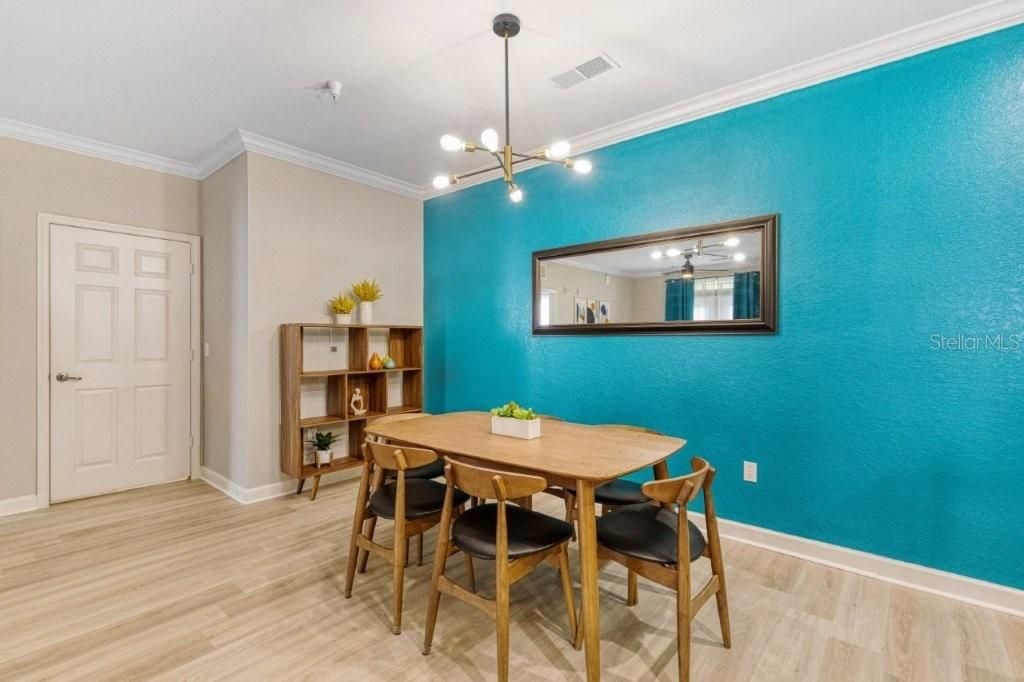 Active With Contract: $195,000 (2 beds, 2 baths, 1134 Square Feet)