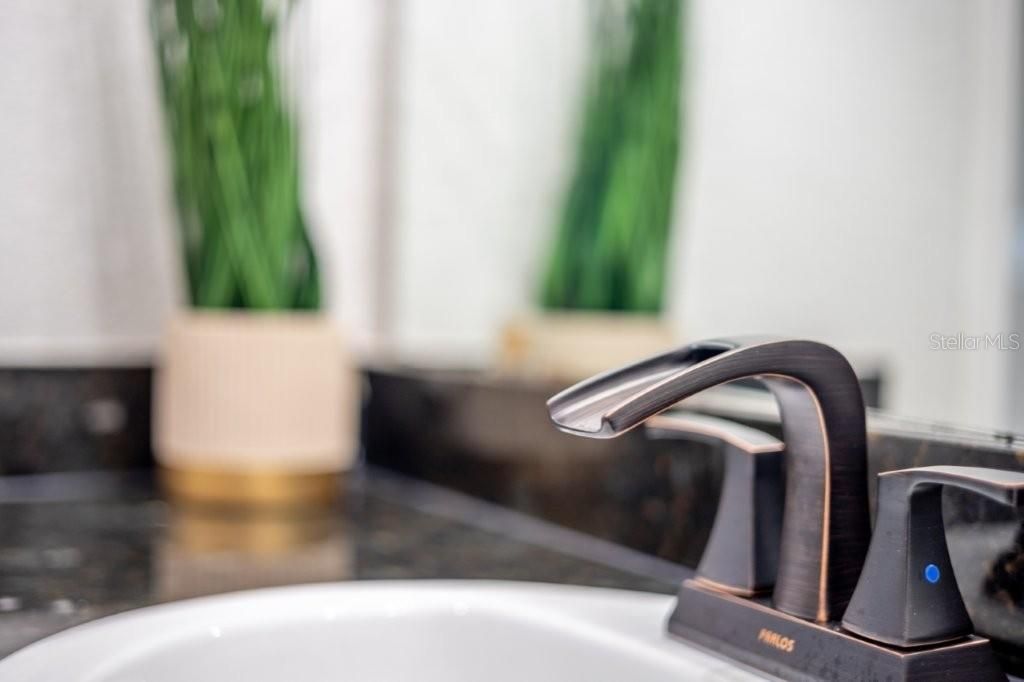 Active With Contract: $195,000 (2 beds, 2 baths, 1134 Square Feet)