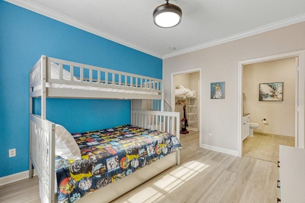 Active With Contract: $195,000 (2 beds, 2 baths, 1134 Square Feet)