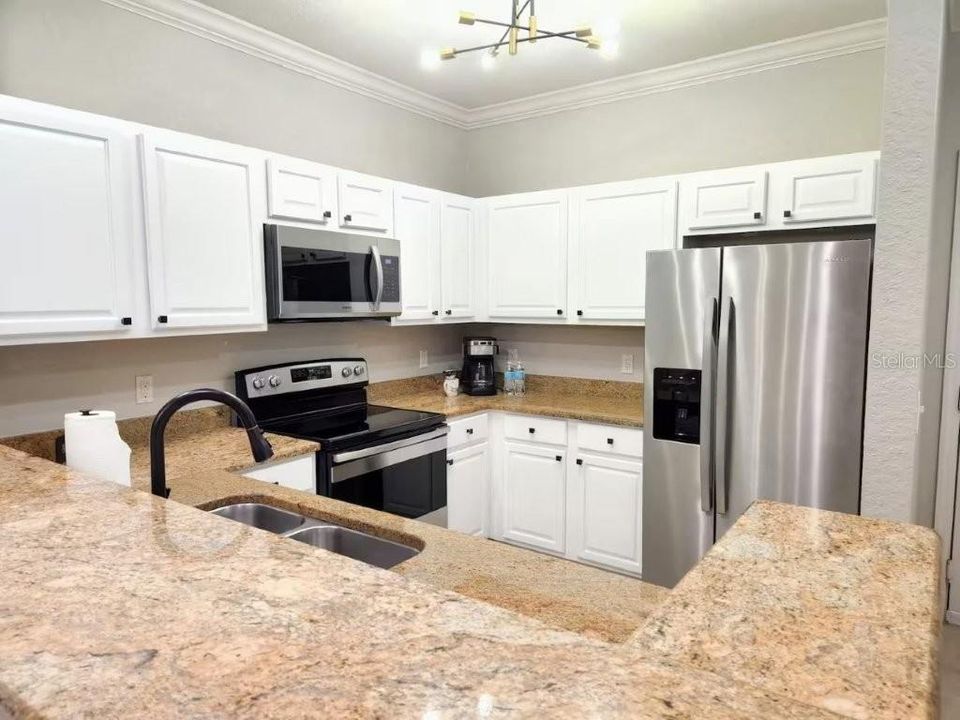 Active With Contract: $195,000 (2 beds, 2 baths, 1134 Square Feet)