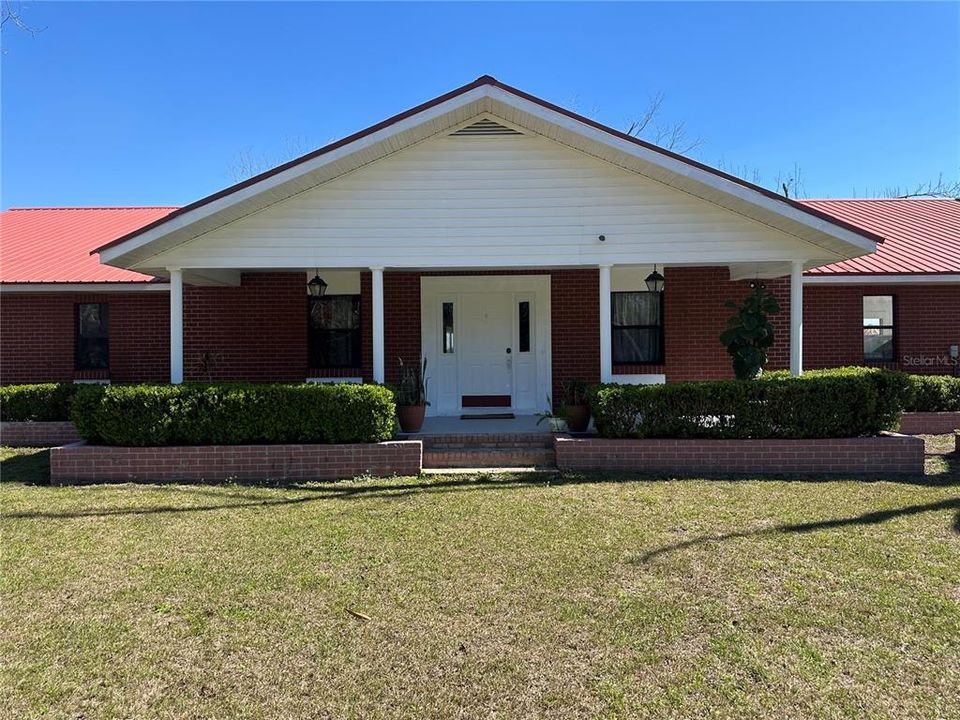 For Sale: $995,000 (5 beds, 3 baths, 2820 Square Feet)