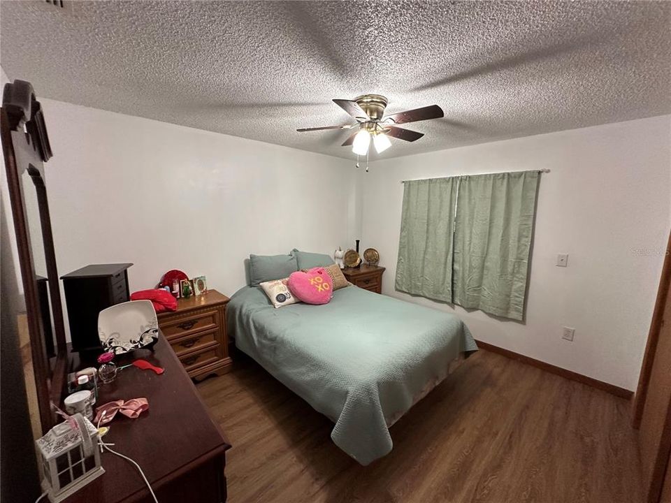 For Sale: $995,000 (5 beds, 3 baths, 2820 Square Feet)