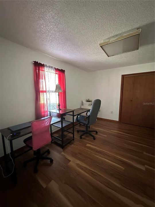 For Sale: $995,000 (5 beds, 3 baths, 2820 Square Feet)