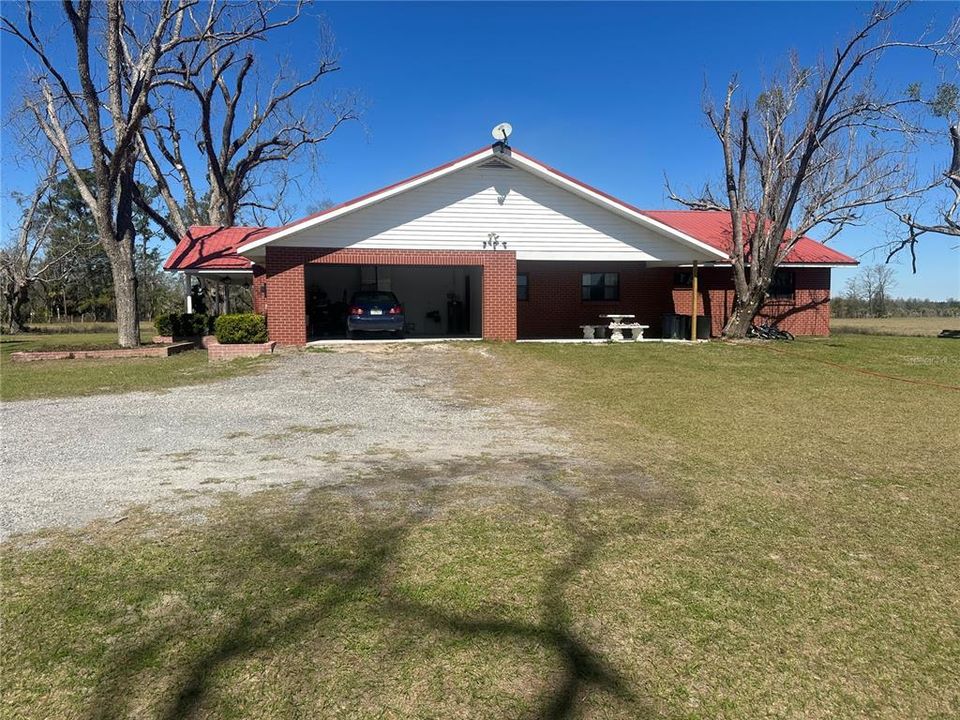 For Sale: $995,000 (5 beds, 3 baths, 2820 Square Feet)