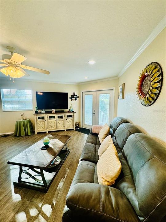 For Sale: $174,000 (2 beds, 2 baths, 1200 Square Feet)