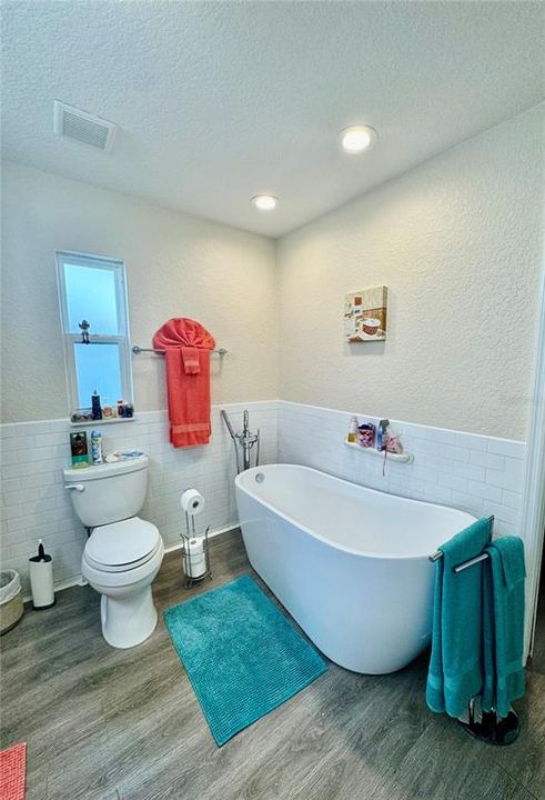 For Sale: $174,000 (2 beds, 2 baths, 1200 Square Feet)