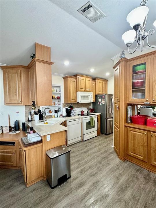 For Sale: $174,000 (2 beds, 2 baths, 1200 Square Feet)