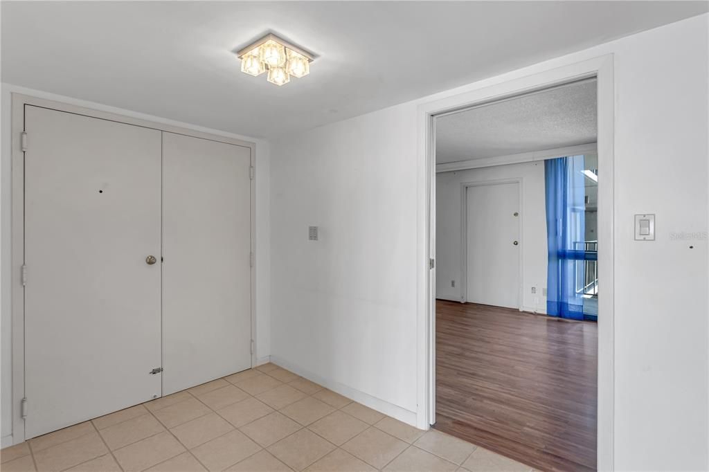 For Sale: $800,000 (3 beds, 2 baths, 2007 Square Feet)