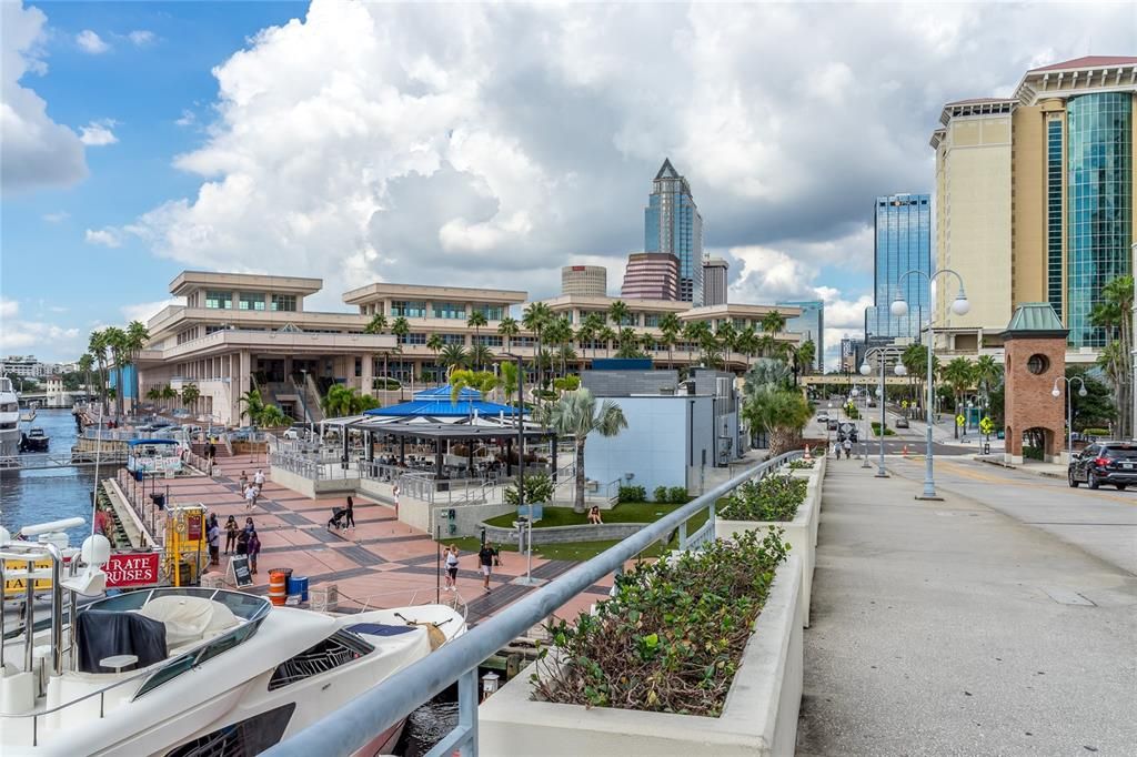 For Sale: $800,000 (3 beds, 2 baths, 2007 Square Feet)