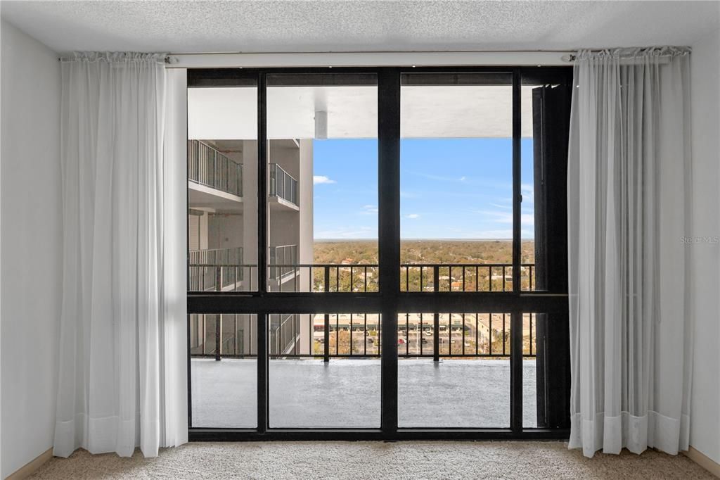 For Sale: $800,000 (3 beds, 2 baths, 2007 Square Feet)