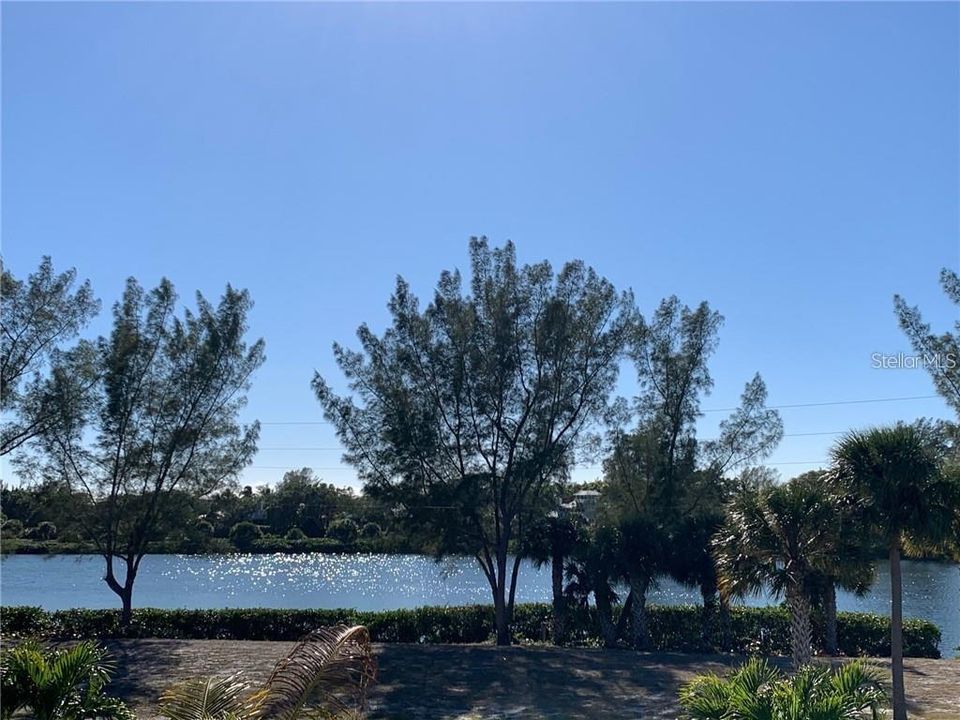 待售: $2,199,000 (0.38 acres)