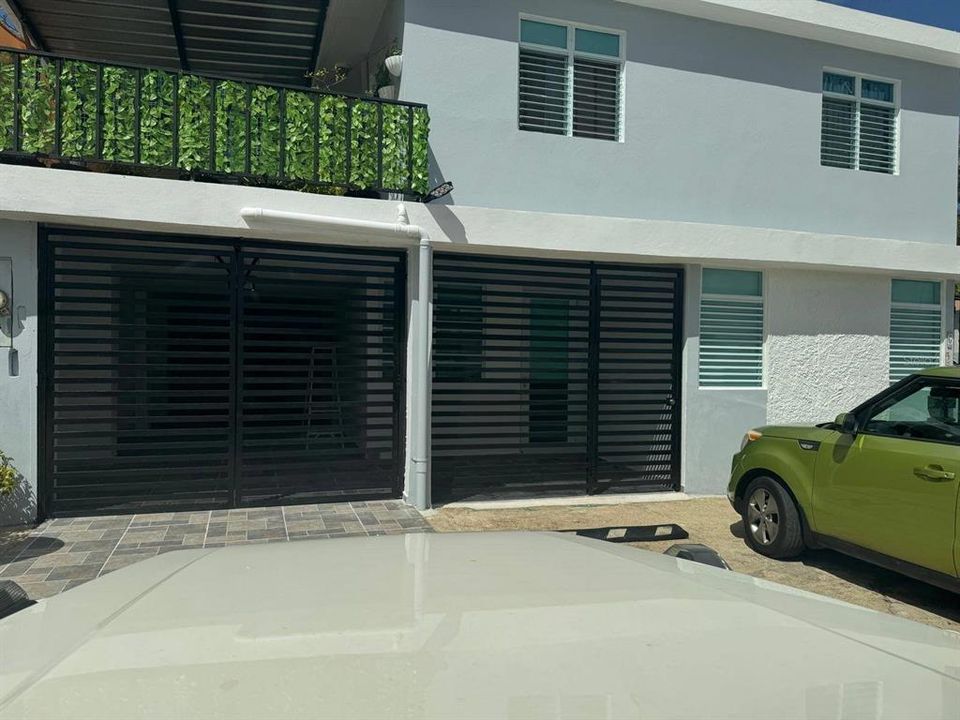 Recently Rented: $1,300 (3 beds, 2 baths, 2000 Square Feet)