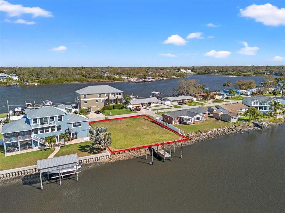 На продажу: $294,000 (0.18 acres)