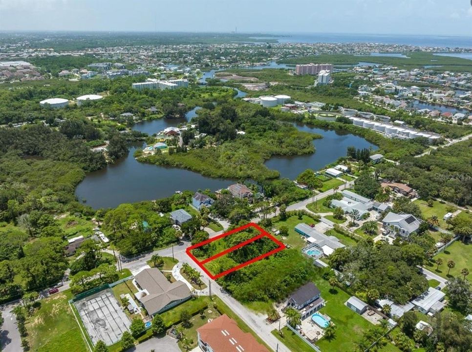 待售: $140,000 (0.17 acres)