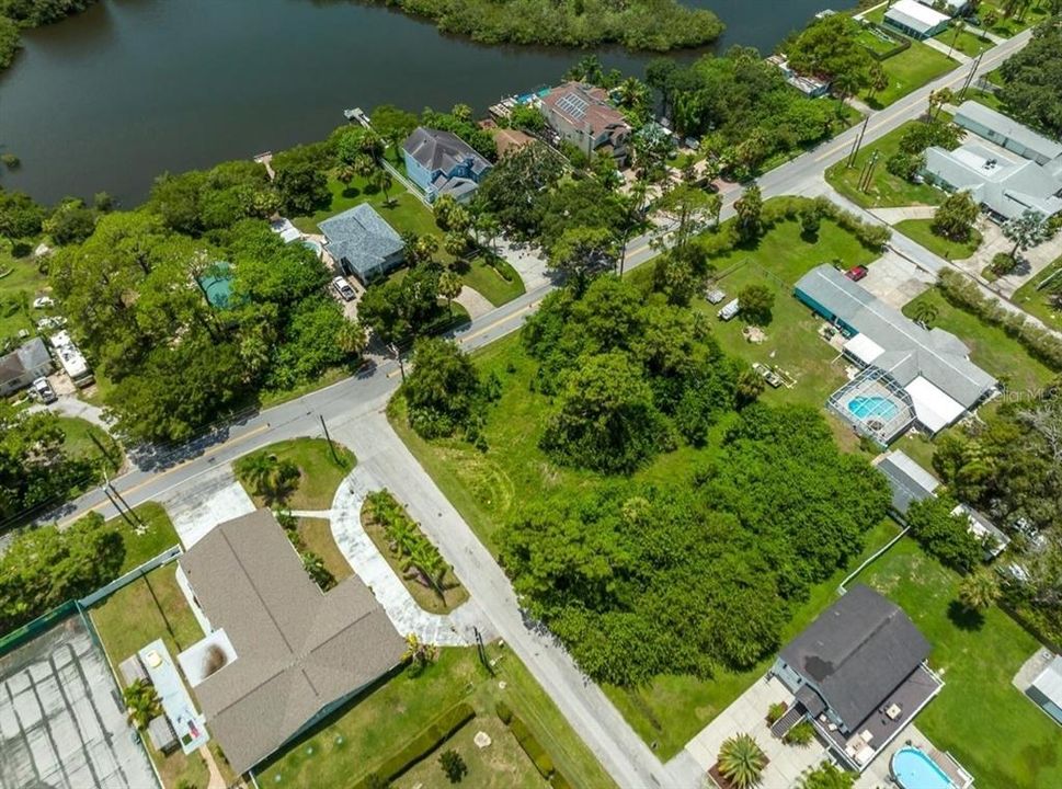 待售: $140,000 (0.17 acres)