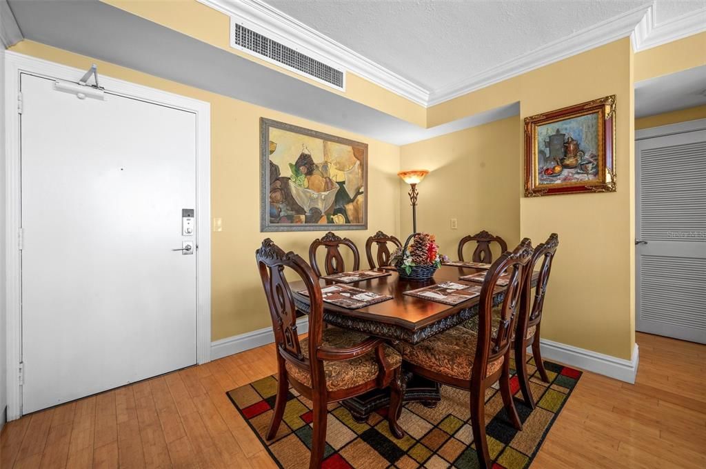 For Sale: $821,900 (2 beds, 2 baths, 837 Square Feet)