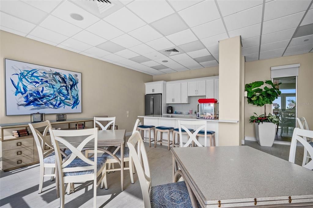 For Sale: $821,900 (2 beds, 2 baths, 837 Square Feet)