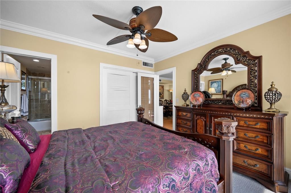 For Sale: $821,900 (2 beds, 2 baths, 837 Square Feet)