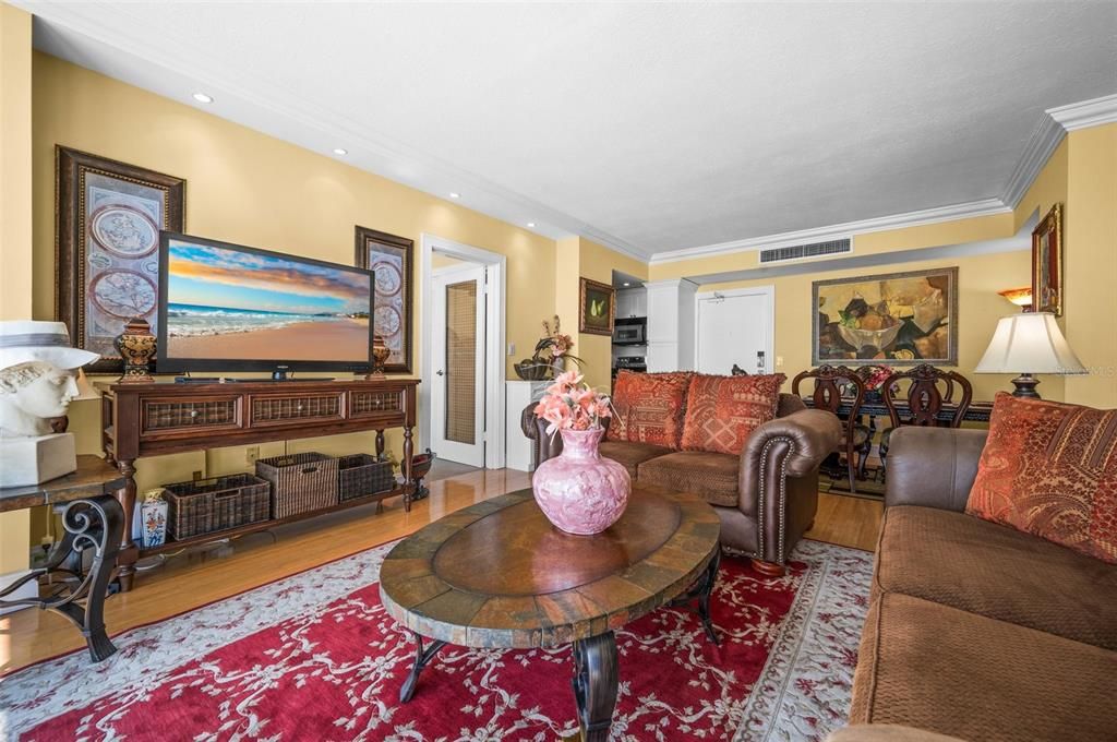 For Sale: $821,900 (2 beds, 2 baths, 837 Square Feet)