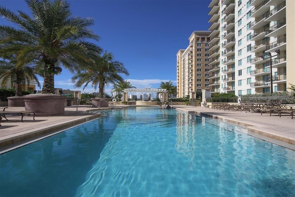 合同活跃: $3,250 (1 贝兹, 1 浴室, 1212 平方英尺)