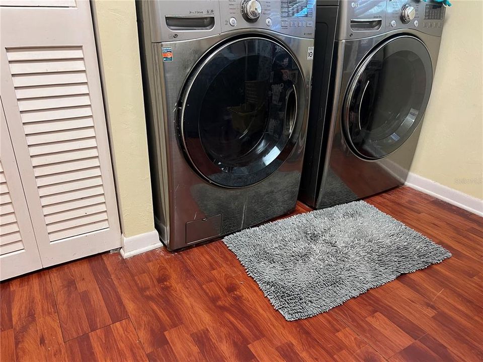 For Sale: $389,000 (3 beds, 2 baths, 2290 Square Feet)