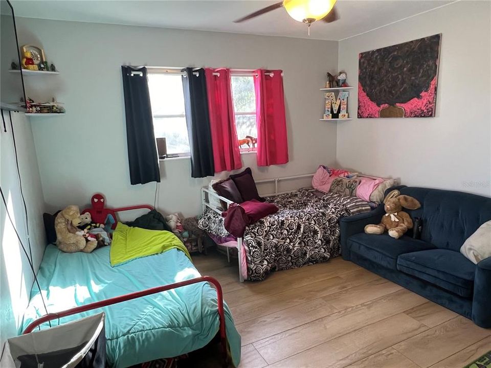 For Sale: $389,000 (3 beds, 2 baths, 2290 Square Feet)