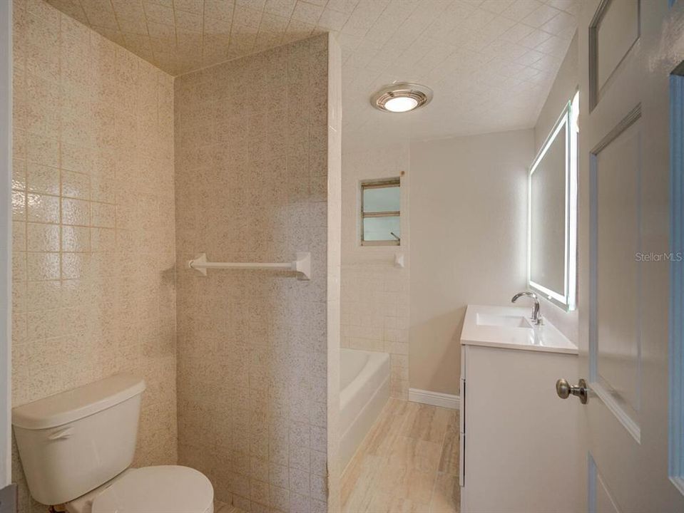 Active With Contract: $725,000 (3 beds, 2 baths, 2140 Square Feet)