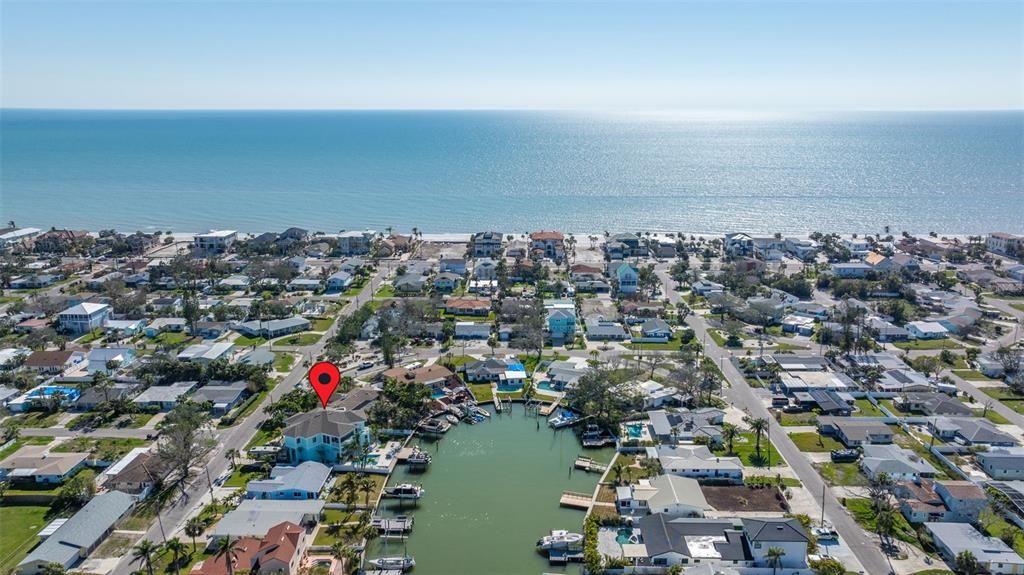 合同活跃: $2,399,900 (3 贝兹, 2 浴室, 2376 平方英尺)