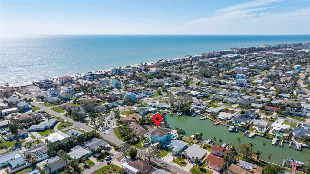 合同活跃: $2,399,900 (3 贝兹, 2 浴室, 2376 平方英尺)