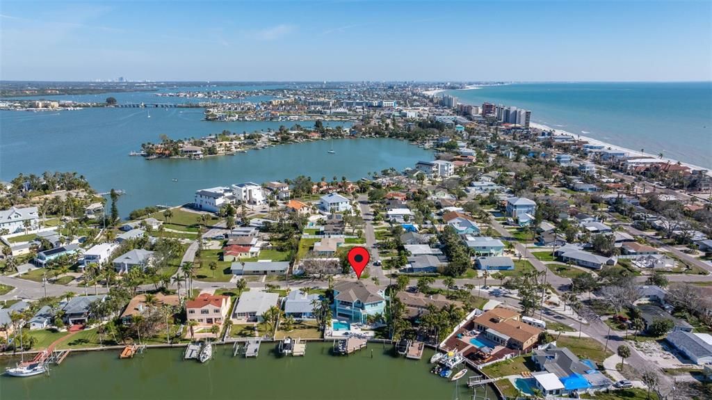 合同活跃: $2,399,900 (3 贝兹, 2 浴室, 2376 平方英尺)