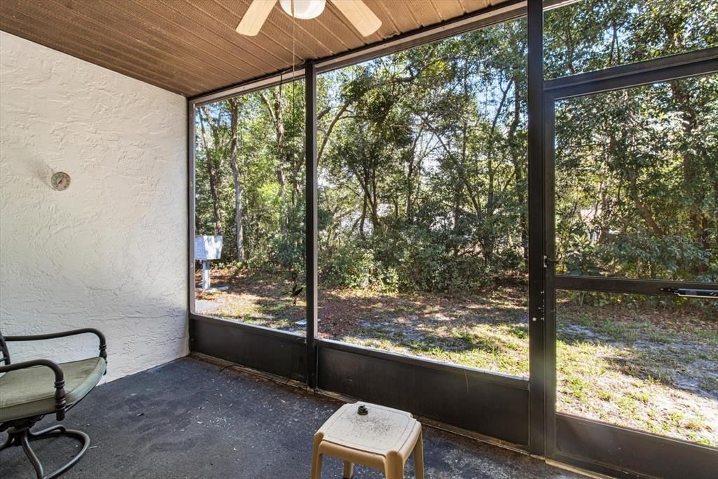 待售: $199,000 (2 贝兹, 2 浴室, 1819 平方英尺)