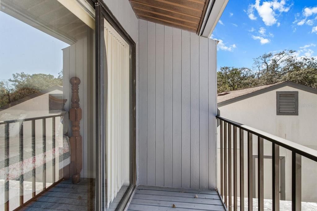 待售: $199,000 (2 贝兹, 2 浴室, 1819 平方英尺)