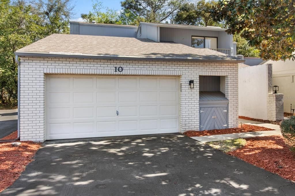 待售: $199,000 (2 贝兹, 2 浴室, 1819 平方英尺)