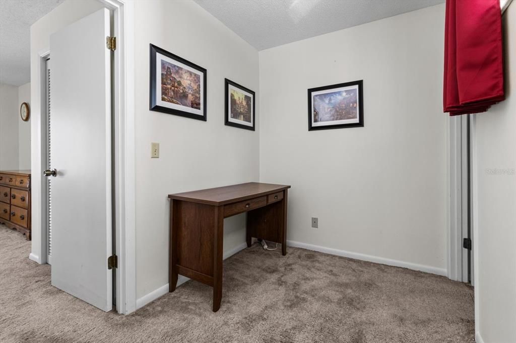 待售: $199,000 (2 贝兹, 2 浴室, 1819 平方英尺)