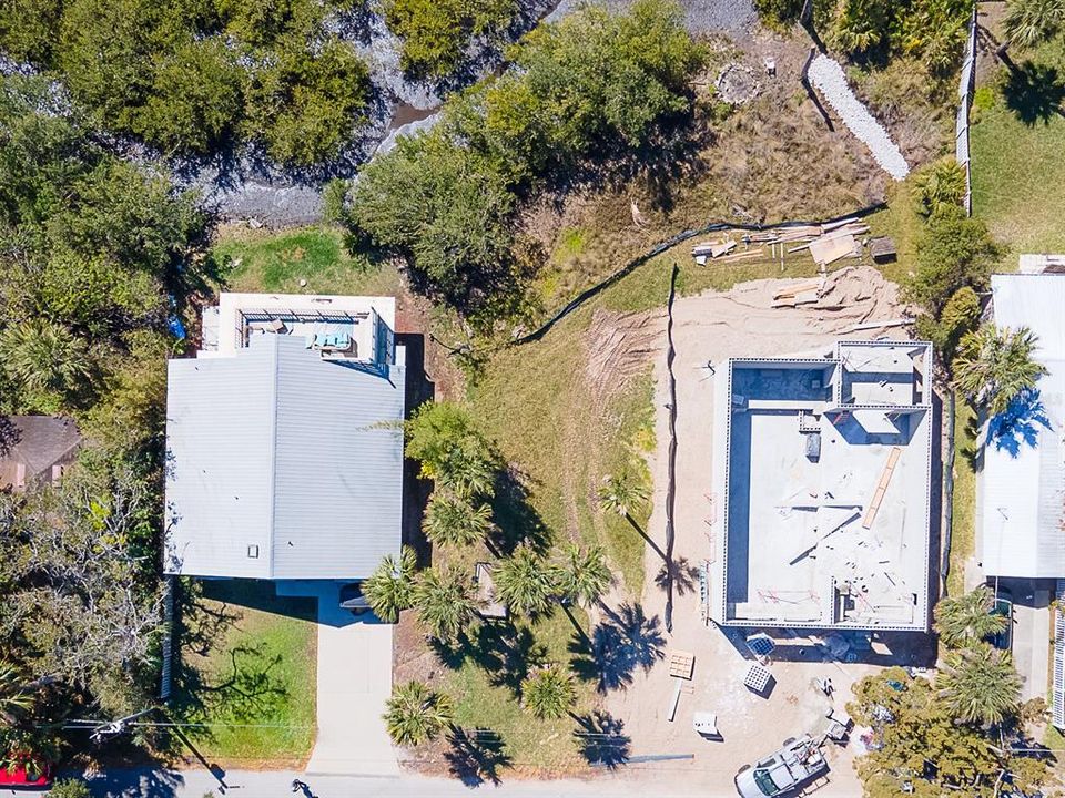 На продажу: $194,000 (0.17 acres)