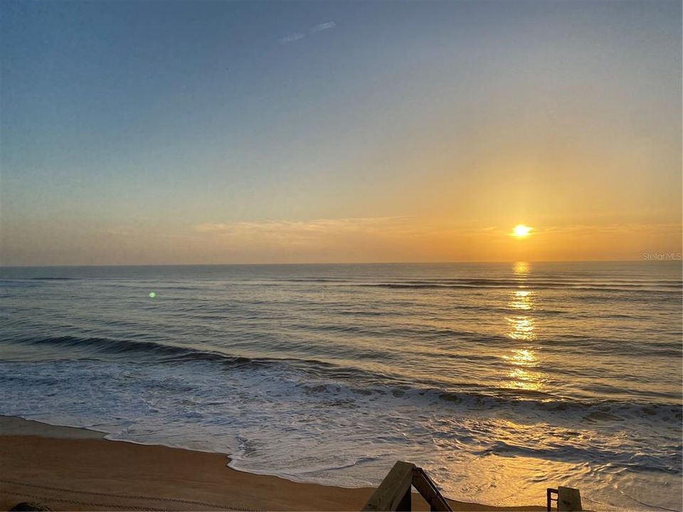 На продажу: $194,000 (0.17 acres)