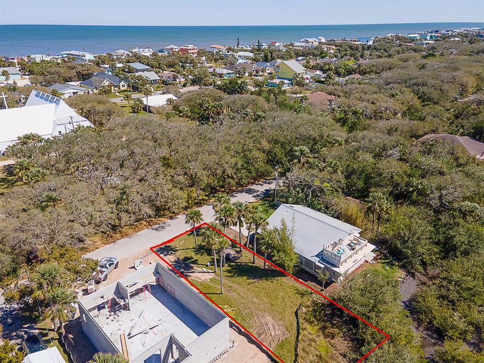 На продажу: $194,000 (0.17 acres)