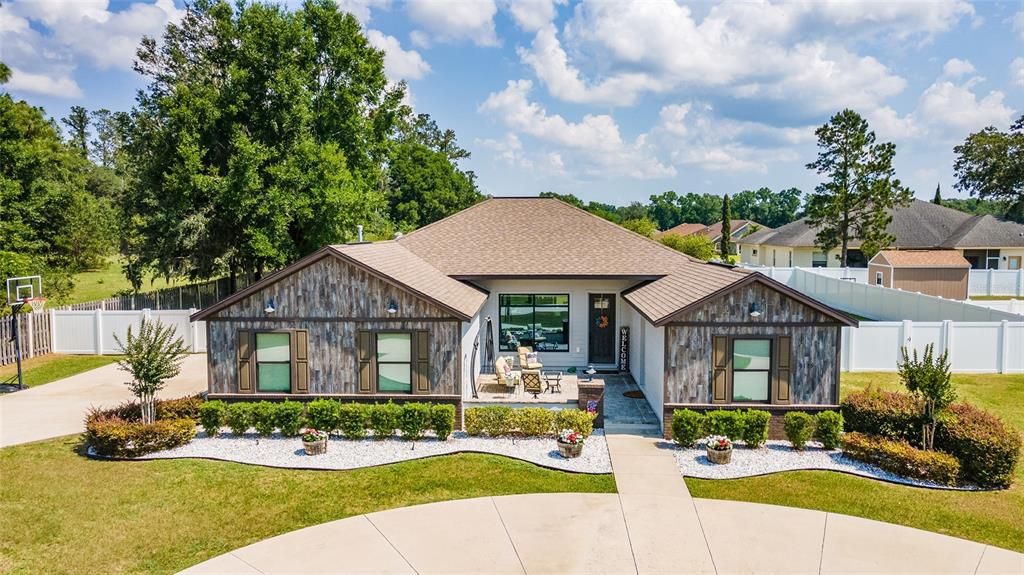 Vendido Recientemente: $465,000 (4 camas, 2 baños, 2388 Pies cuadrados)