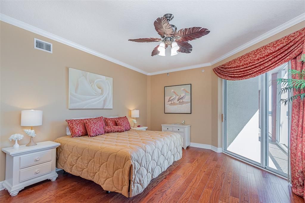 待售: $599,000 (3 贝兹, 3 浴室, 2700 平方英尺)